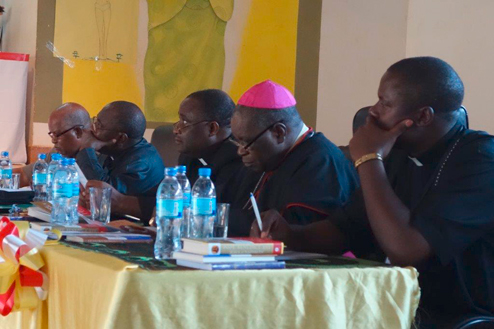 13-Tansania-Bishops-desk.jpg